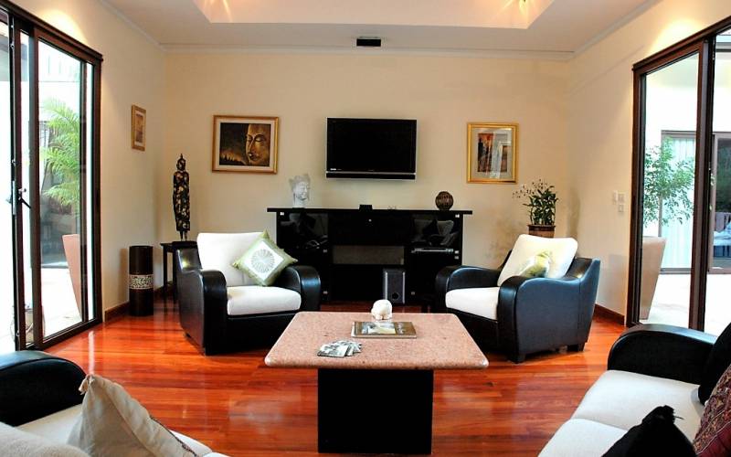 Unique Investment Opportunity – Fully Operational Estate of 5 Luxury Villas in Phuket North