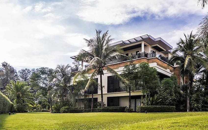 Chom Tawan – Beachside 3-Bedroom Apartment in Layan
