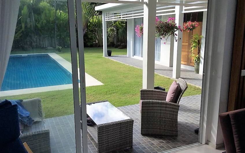 Excellent 3-Bedroom Pool Villa in Layan