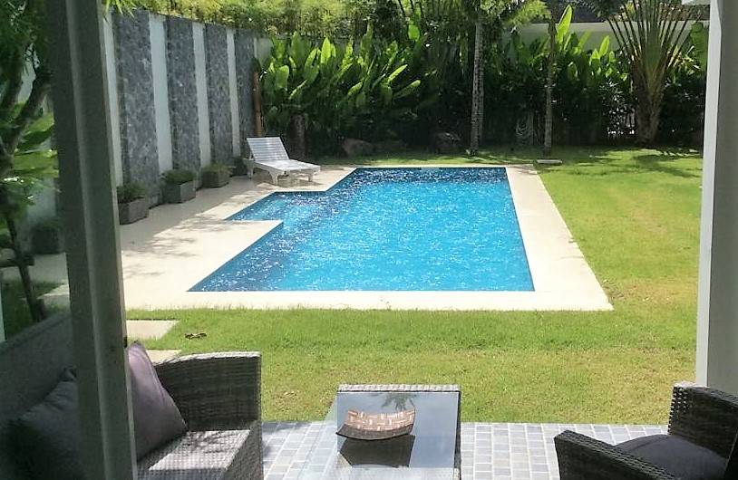 Excellent 3-Bedroom Pool Villa in Layan