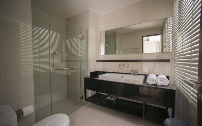 Laguna Park – 3-Bedroom Corner Town House