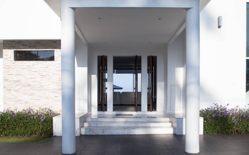 Summer Estate – A 4-Bedroom Beachfront Villa in Natai