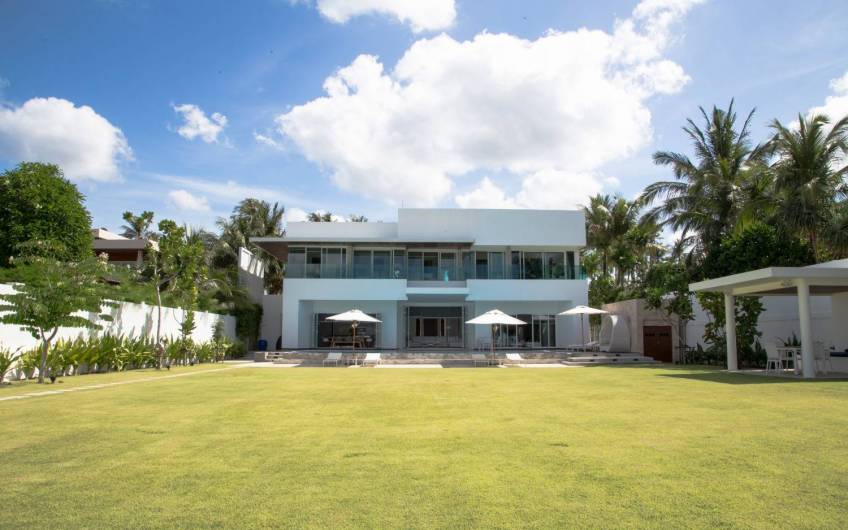 Summer Estate – A 4-Bedroom Beachfront Villa in Natai