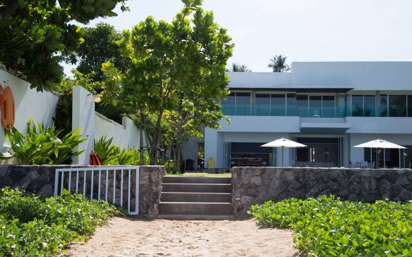 Summer Estate – A 4-Bedroom Beachfront Villa in Natai