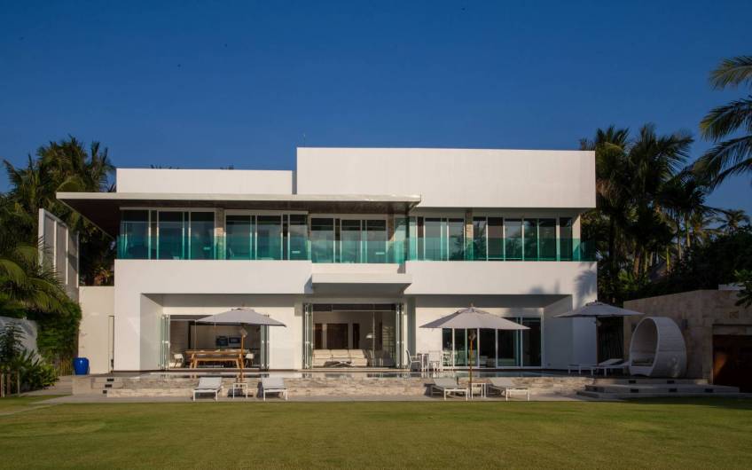 Summer Estate – A 4-Bedroom Beachfront Villa in Natai