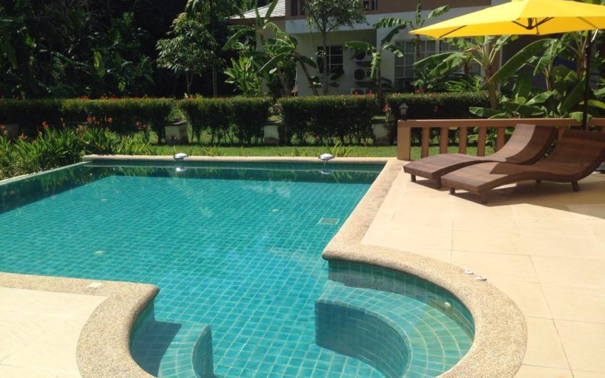 Phuket Naiyang Pool Villa